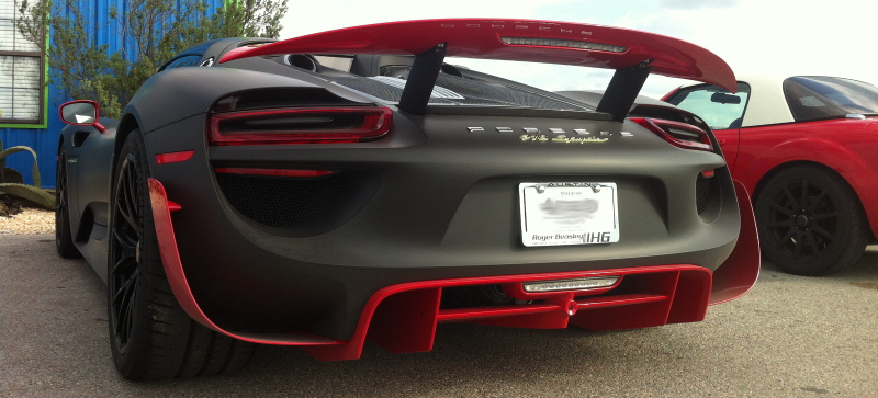 Illustration for article titled Sharing A Track With A Porsche 918 Makes For A Very Good Day